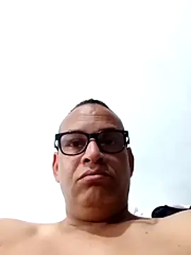 joseib12561 online show from October 24, 2025, 2:46 pm