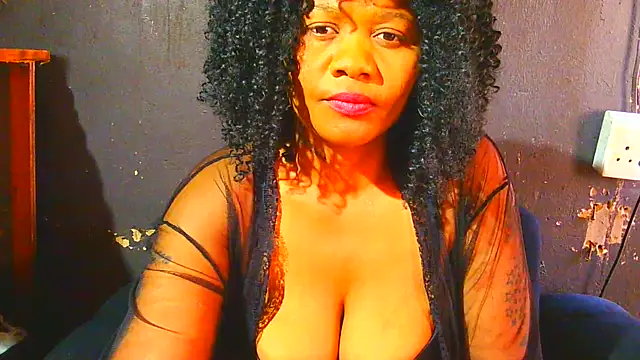 Augustine-Blooomxx online show from November 13, 2025, 6:12 am