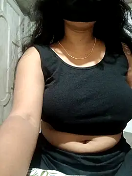 DiyaRoy49 online show from October 5, 2025, 10:02 am