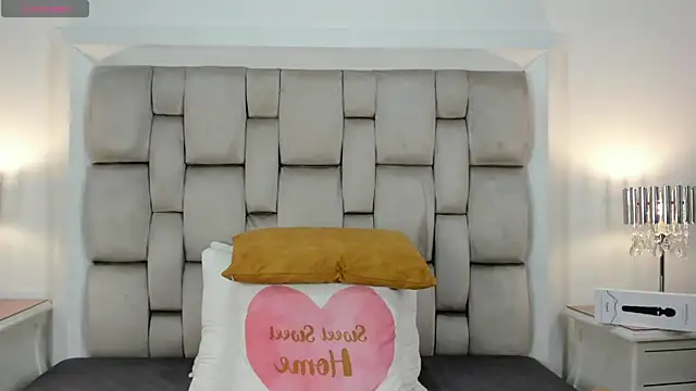 frehia dimou online show from October 9, 2025, 10:46 am