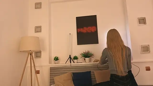 okerriella online show from April 23, 2026, 5:19 am