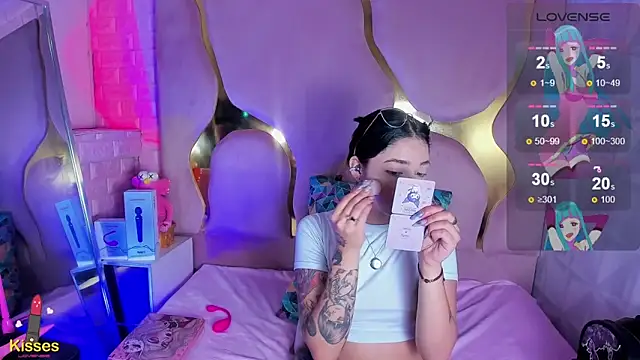 Niina Sissy online show from March 15, 2026, 5:02 am