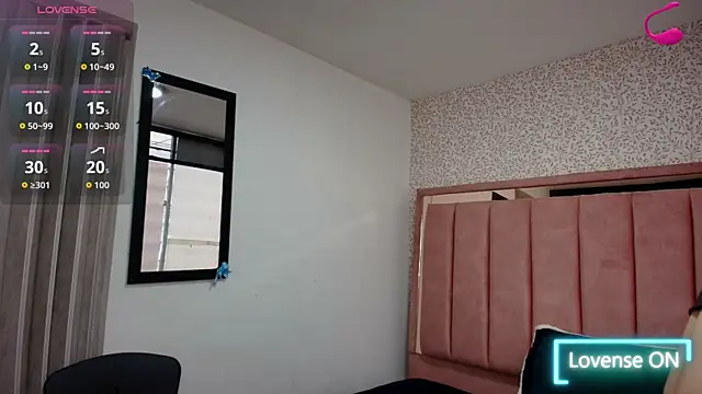 Hanna Lee   online show from April 21, 2026, 7:39 pm