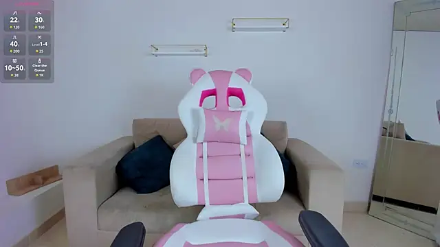 april smiith online show from March 5, 2026, 12:12 pm