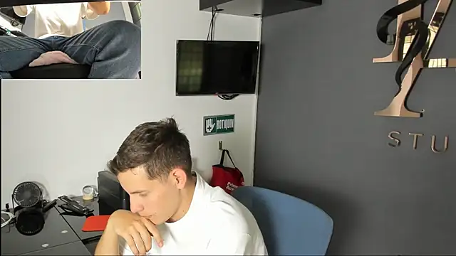 lara and danny online show from September 25, 2025, 7:17 pm