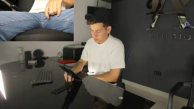 lara and danny online show from September 27, 2025, 3:17 pm