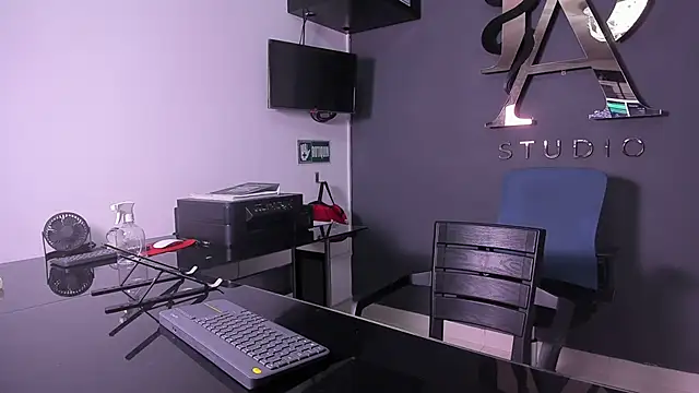 lara and danny online show from September 30, 2025, 1:27 pm