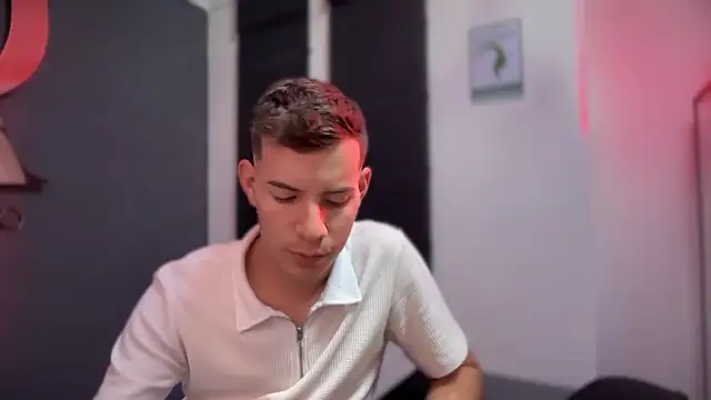 lara and danny online show from October 1, 2025, 1:33 am