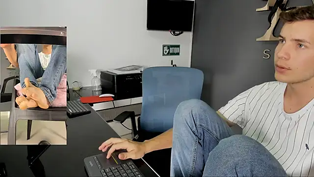 lara and danny online show from October 1, 2025, 7:20 pm