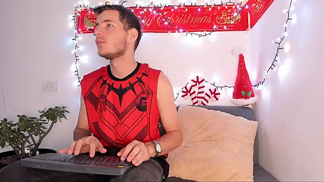 lara and danny online show from November 21, 2025, 12:26 pm