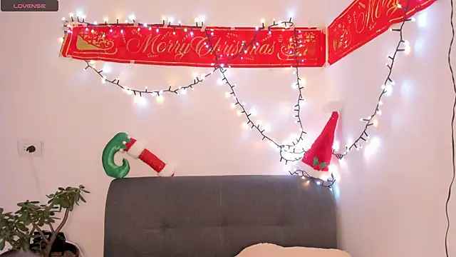 lara and danny online show from December 3, 2025, 12:47 pm