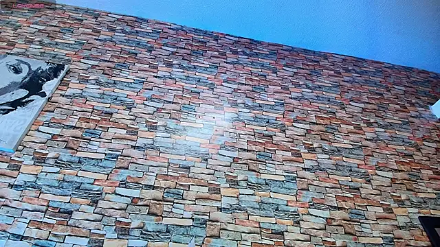 naomi campbel  online show from April 21, 2026, 8:55 pm