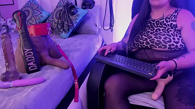 Violett Novoa online show from September 25, 2025, 12:20 pm