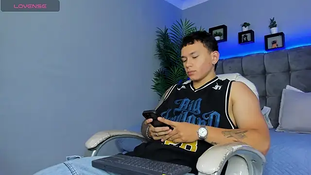 Thomas moon online show from April 14, 2026, 1:06 pm