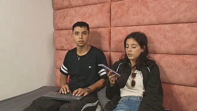 HellAndDante  online show from October 16, 2025, 9:38 pm