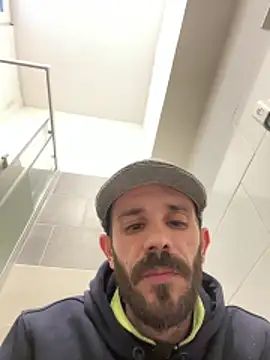 lolo7121 online show from March 5, 2026, 3:52 pm