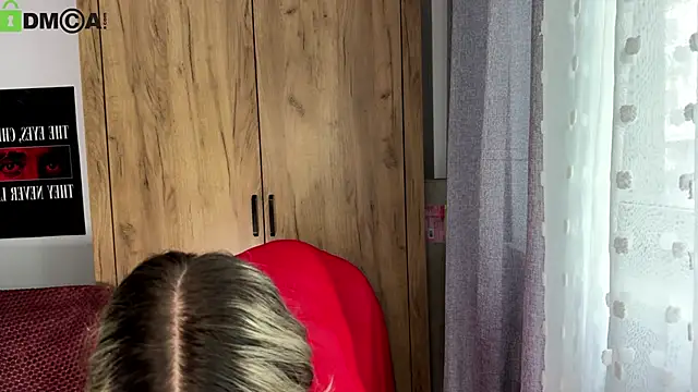 ScarlettSmithX online show from October 9, 2025, 6:33 am