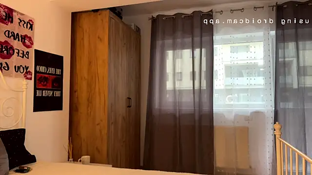 ScarlettSmithX online show from April 21, 2026, 6:31 am