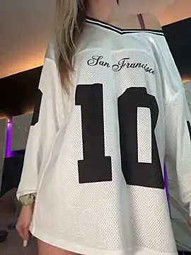 Hannah nvrstx online show from February 13, 2026, 11:06 am