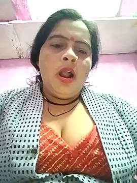 Hot komal1 online show from November 13, 2025, 7:35 pm