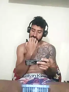 Alexsexygamer online show from December 17, 2025, 8:04 pm