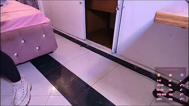 Terraelowen online show from October 26, 2025, 11:38 am