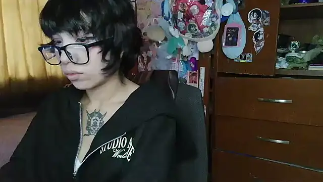 Terraelowen online show from April 16, 2026, 9:39 pm