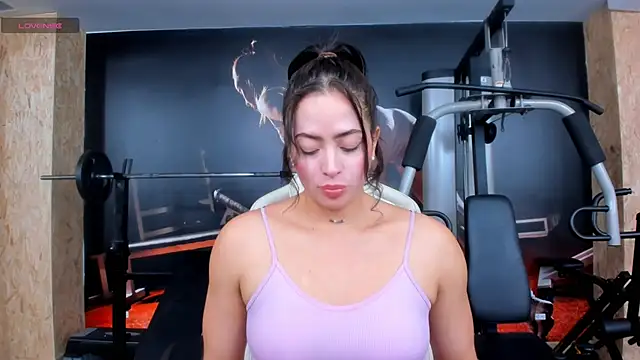 AlaskaAmato online show from November 5, 2025, 7:03 pm