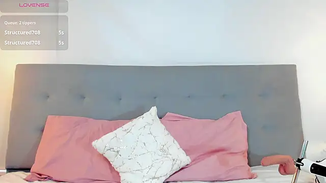 Luna Claire online show from November 16, 2025, 2:44 pm