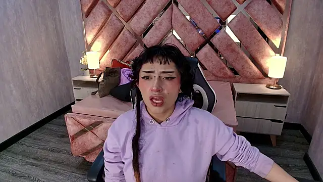 Babyyrasta666 online show from November 12, 2025, 3:18 am