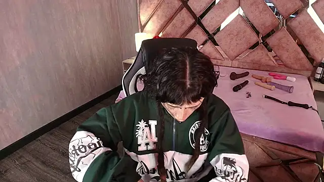 Babyyrasta666 online show from December 16, 2025, 3:44 am