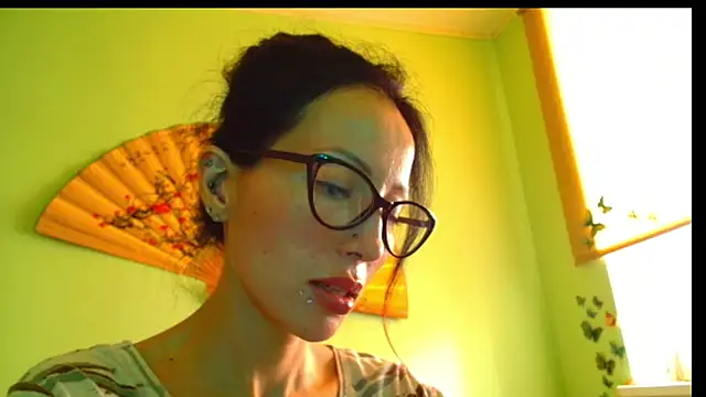 KiotoShine online show from October 20, 2025, 9:43 am