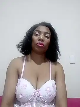 SEXYMOANSXX online show from September 29, 2025, 5:40 pm