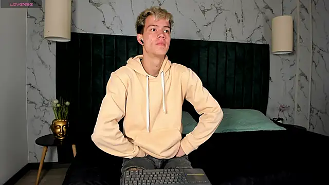 nicktorn online show from November 27, 2025, 12:07 pm