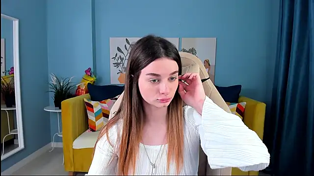 SweetyLicky online show from September 18, 2025, 3:47 pm