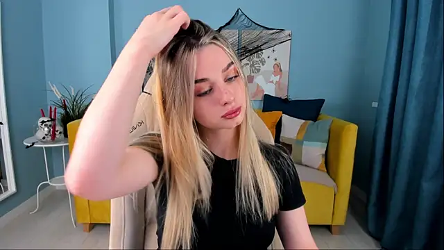 SweetyLicky online show from October 26, 2025, 4:13 pm