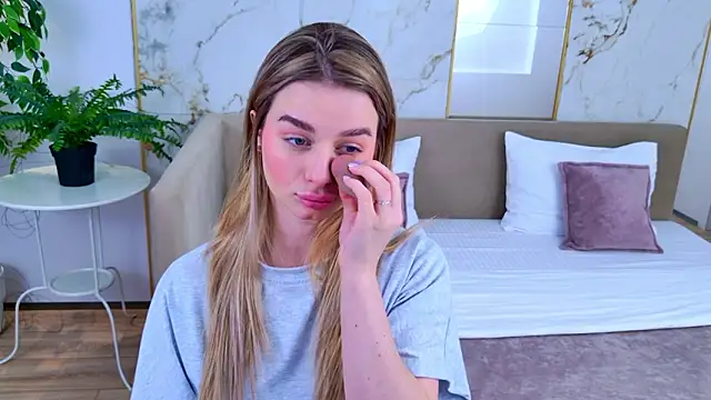 SweetyLicky online show from February 20, 2026, 4:07 pm