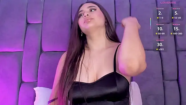 LeylaWoods online show from September 28, 2025, 1:00 am