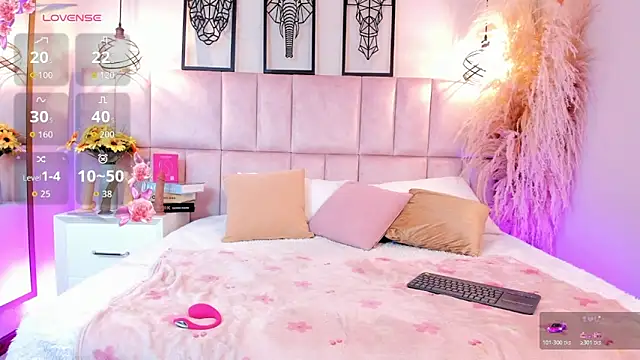 Viollet xoxo online show from March 4, 2026, 8:04 pm