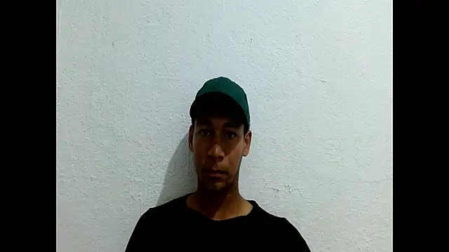 RyanLeon01 online show from July 13, 2026, 9:39 pm