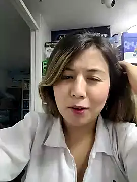 Sophie del Castillo online show from October 31, 2025, 12:55 am