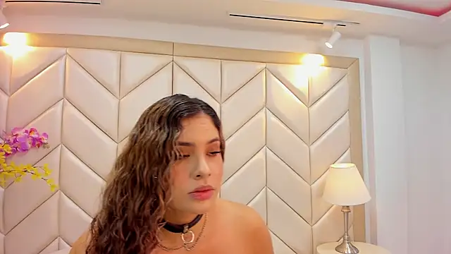 CataRicci online show from September 23, 2025, 11:46 am