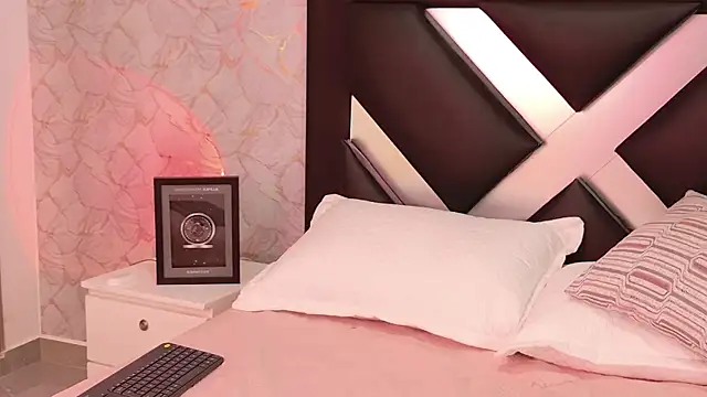 CataRicci online show from April 21, 2026, 2:51 am