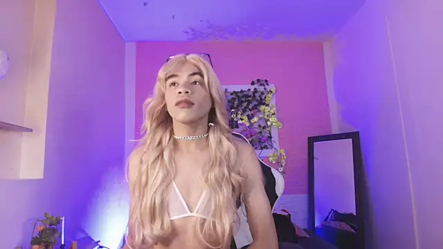 Katy bratz  online show from September 15, 2025, 3:28 am