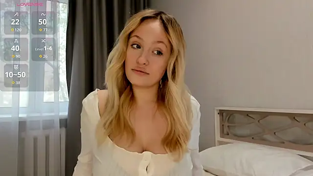 Julliakoill online show from October 9, 2025, 5:38 am