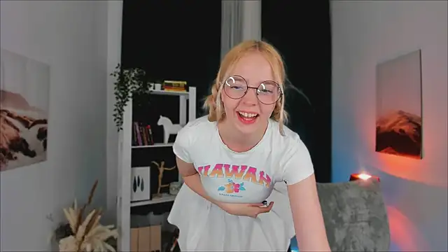 BellaMontgomery online show from September 10, 2025, 9:48 pm