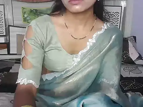 Snapshot of ROSE_GOLDE chatting on May 11, 2026, 7:25 am ROSE GOLDE online show from May 11, 2026, 7:25 am