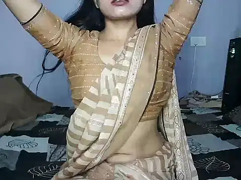 Snapshot of ROSE_GOLDE chatting on May 27, 2026, 1:19 pm ROSE GOLDE online show from May 27, 2026, 1:19 pm