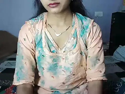 Snapshot of ROSE_GOLDE chatting on June 5, 2026, 5:47 am ROSE GOLDE online show from June 5, 2026, 5:47 am