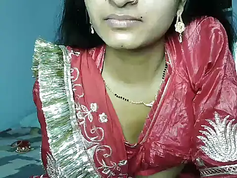 Snapshot of ROSE_GOLDE chatting on June 14, 2026, 10:01 pm ROSE GOLDE online show from June 14, 2026, 10:01 pm